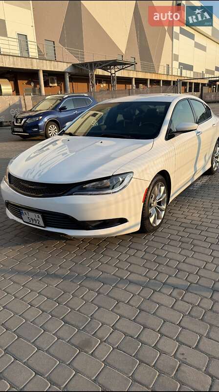 Седан Chrysler 200 2015 в Николаеве