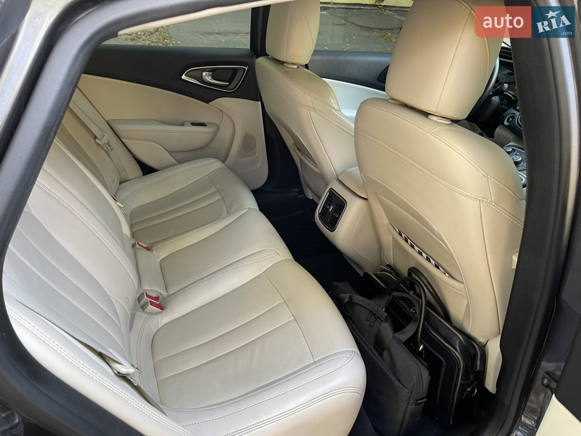2015 Chrysler 200 - мініатюра 13