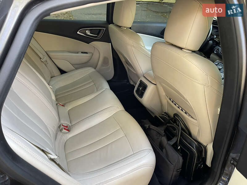 Седан Chrysler 200 2015 в Полтаве фото 9 Седан Chrysler 200 2015 в Полтаве
