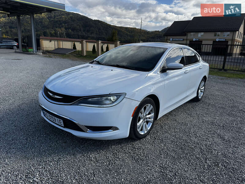 Седан Chrysler 200 2015 в Хусте