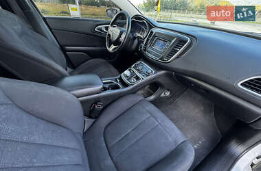 Седан Chrysler 200 2015 в 