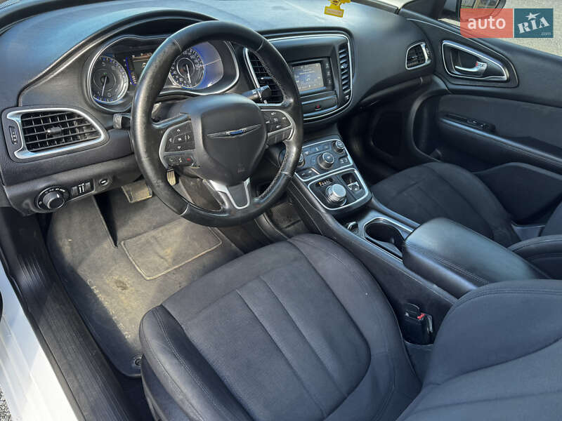 Седан Chrysler 200 2015 в Хусте