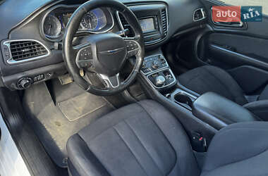 Седан Chrysler 200 2015 в 