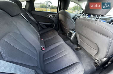 Седан Chrysler 200 2015 в 