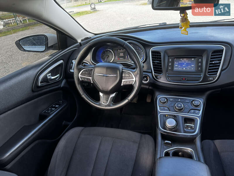 Седан Chrysler 200 2015 в Хусте