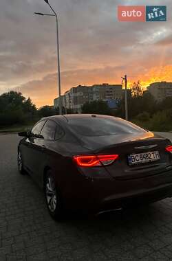 Седан Chrysler 200 2015 в 