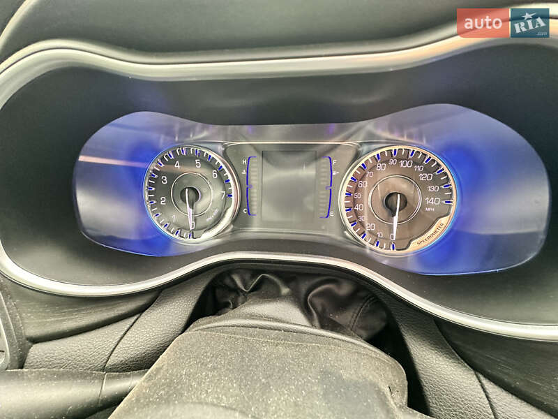 Седан Chrysler 200 2015 в Изяславе