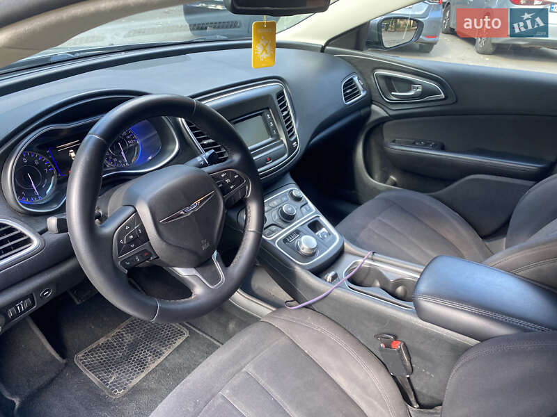 Седан Chrysler 200 2014 в Киеве