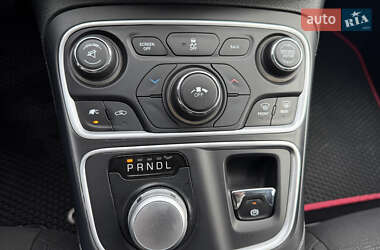 Седан Chrysler 200 2014 в 
