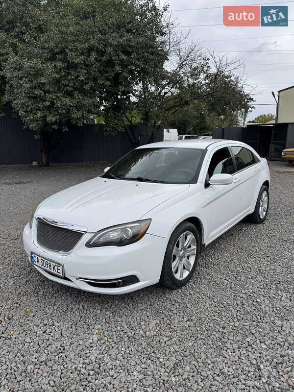 Chrysler 200 2013