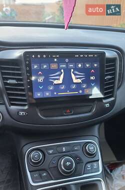 Седан Chrysler 200 2015 в 