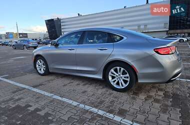 Седан Chrysler 200 2015 в 