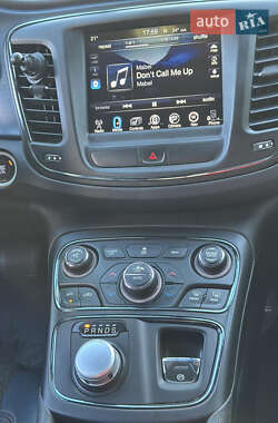 Седан Chrysler 200 2014 в 