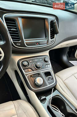 Седан Chrysler 200 2014 в 