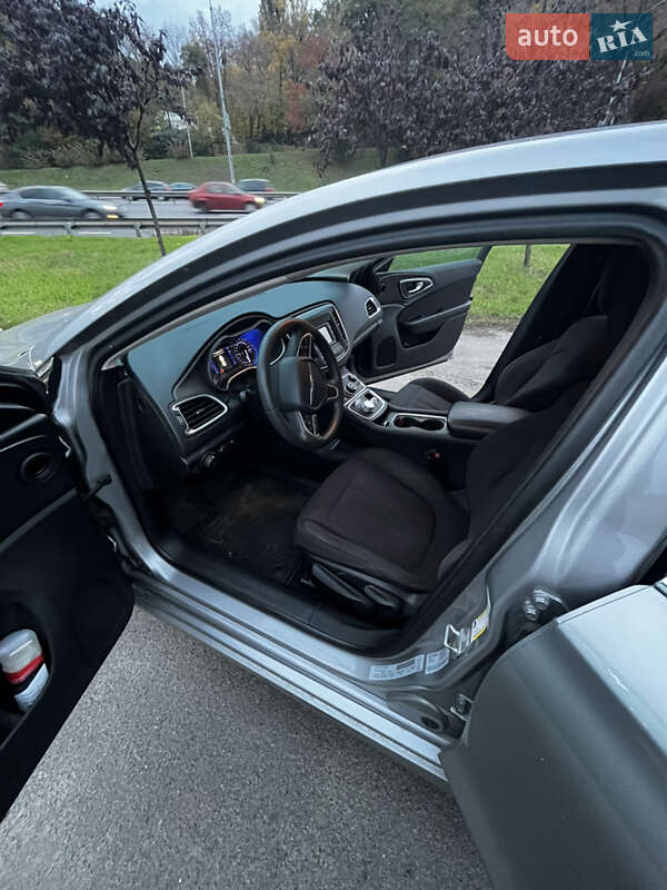 Седан Chrysler 200 2015 в Киеве фото 7 Седан Chrysler 200 2015 в Киеве