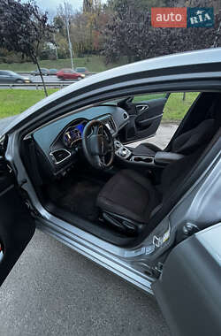 Седан Chrysler 200 2015 в 