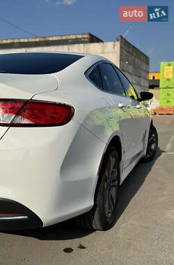 Седан Chrysler 200 2014 в 