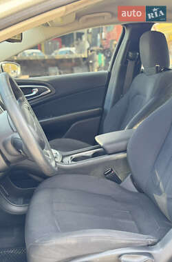 Седан Chrysler 200 2014 в 