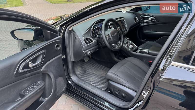 Седан Chrysler 200 2015 в Сумах