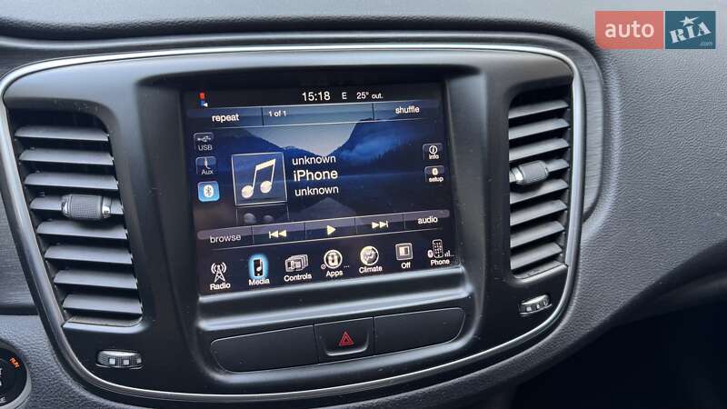 Седан Chrysler 200 2015 в Сумах