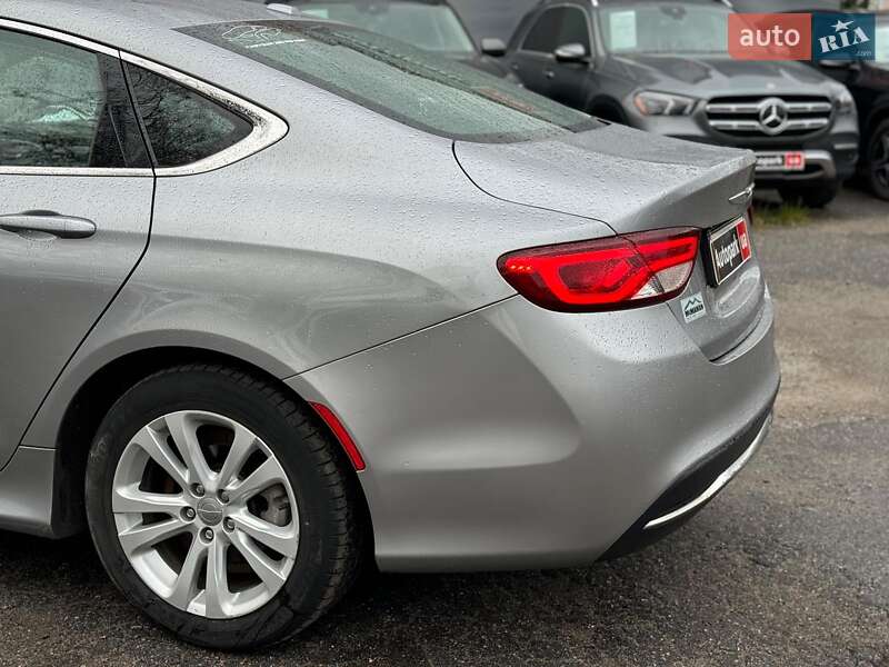 Седан Chrysler 200 2014 в Виннице