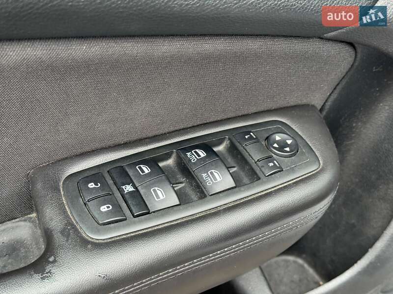 Седан Chrysler 200 2014 в Виннице