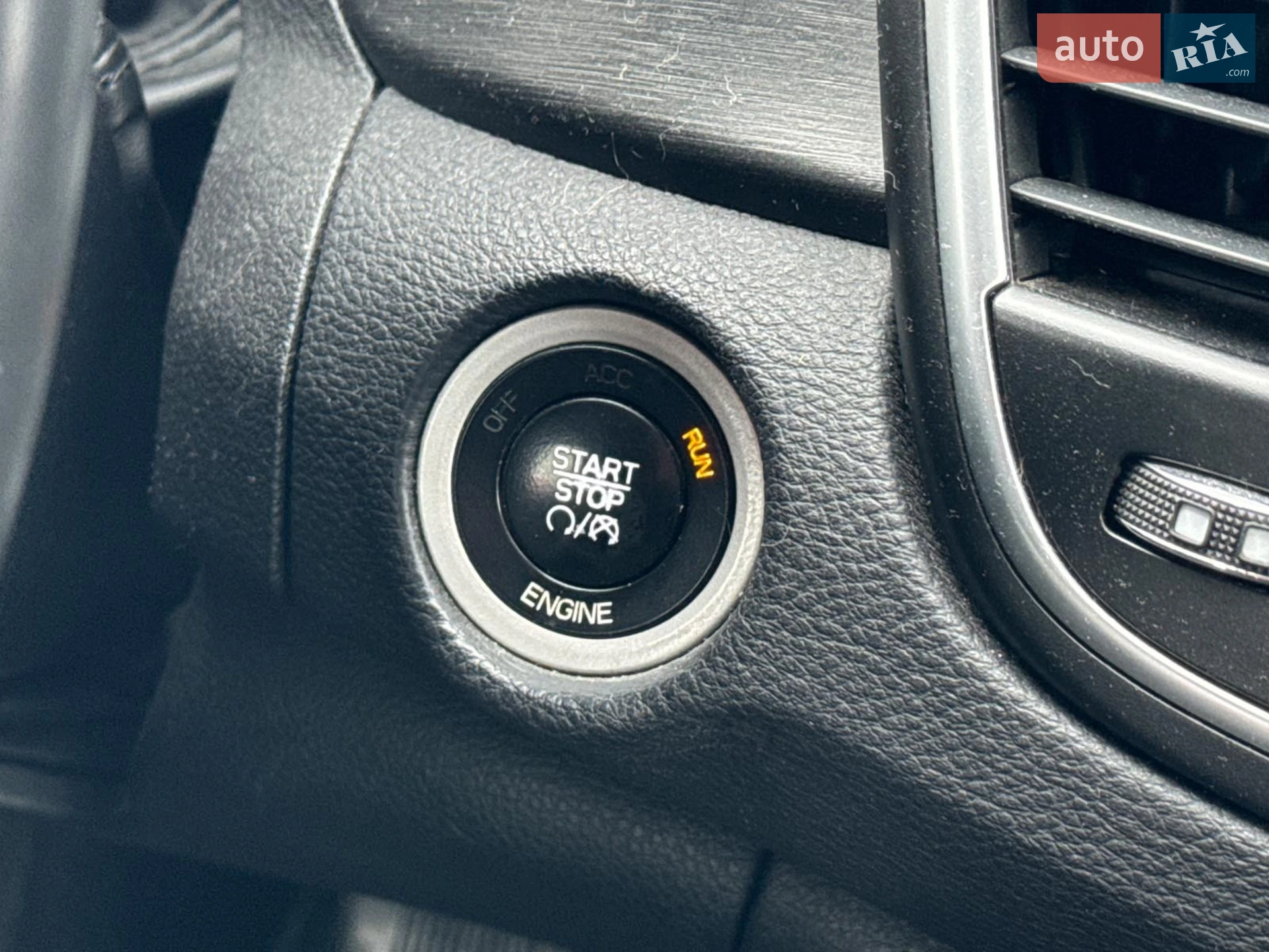 2014 Chrysler 200 - мініатюра 31
