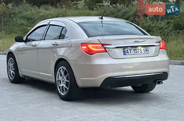 Седан Chrysler 200 2014 в 