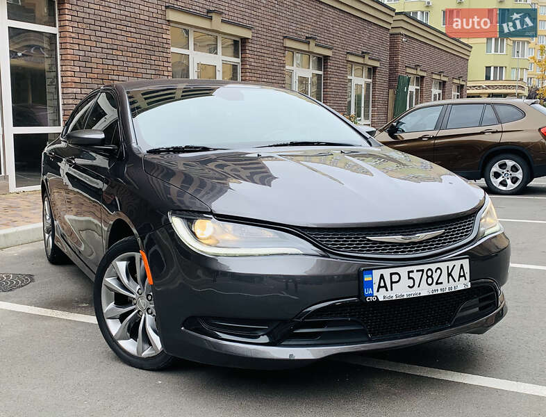 Седан Chrysler 200 2015 в Києві