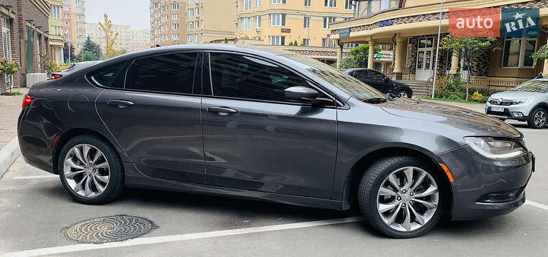 Седан Chrysler 200 2015 в Києві