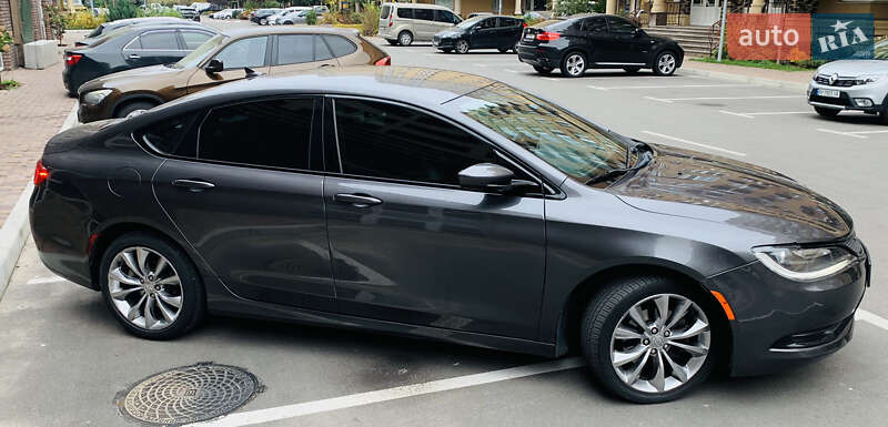Седан Chrysler 200 2015 в Києві