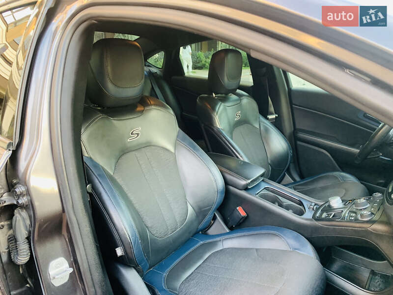 Седан Chrysler 200 2015 в Києві