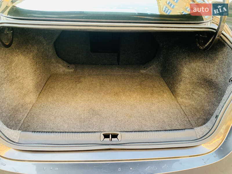 Седан Chrysler 200 2015 в Києві