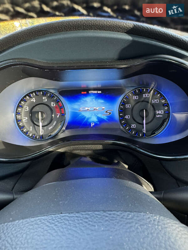 Седан Chrysler 200 2014 в Первомайске