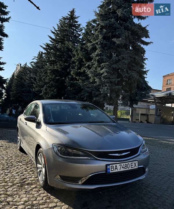 Седан Chrysler 200 2015 в Кропивницком