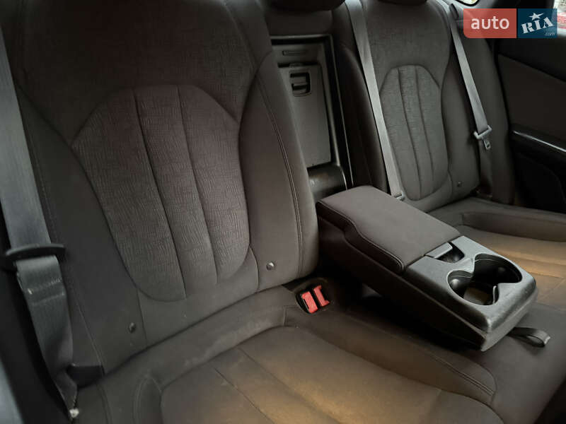 Седан Chrysler 200 2015 в Днепре