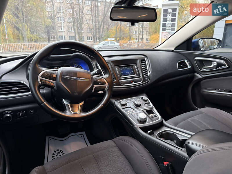 Седан Chrysler 200 2015 в Днепре