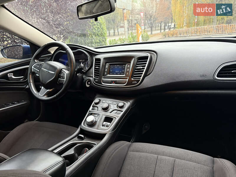 Седан Chrysler 200 2015 в Днепре