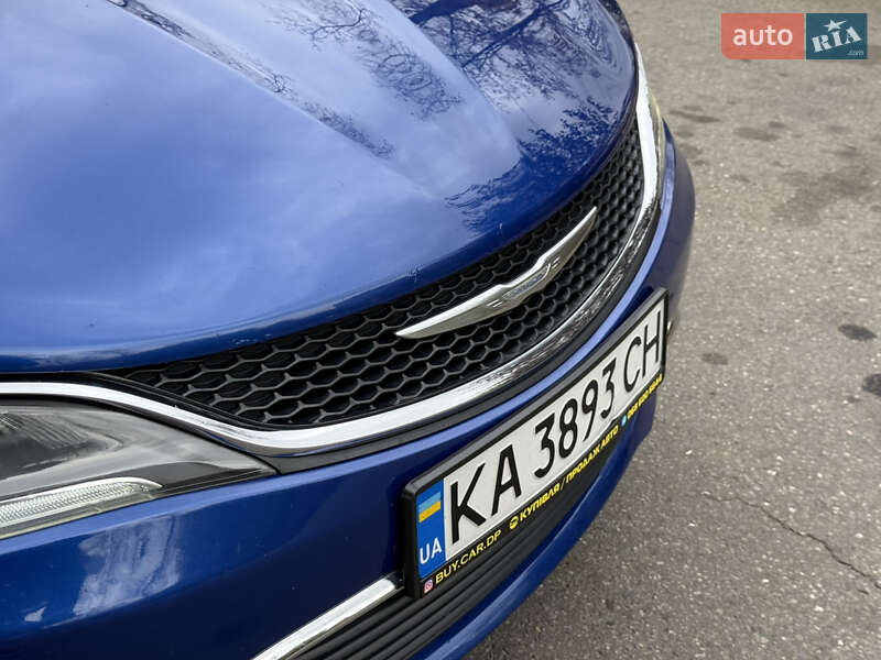 Седан Chrysler 200 2015 в Днепре