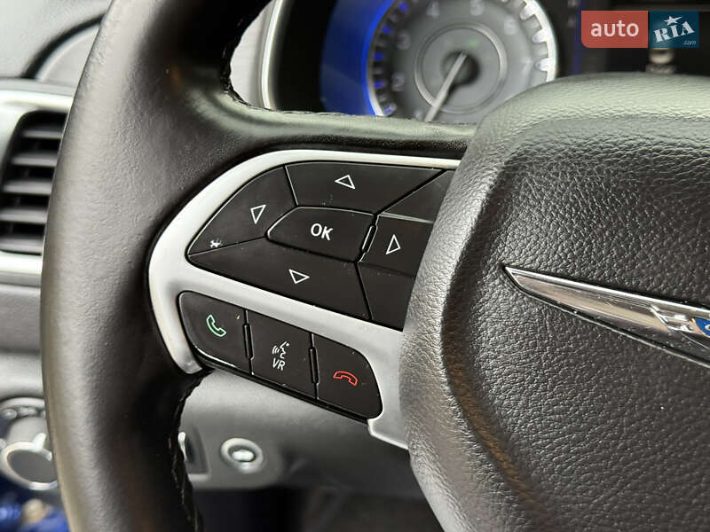 Седан Chrysler 200 2015 в Днепре