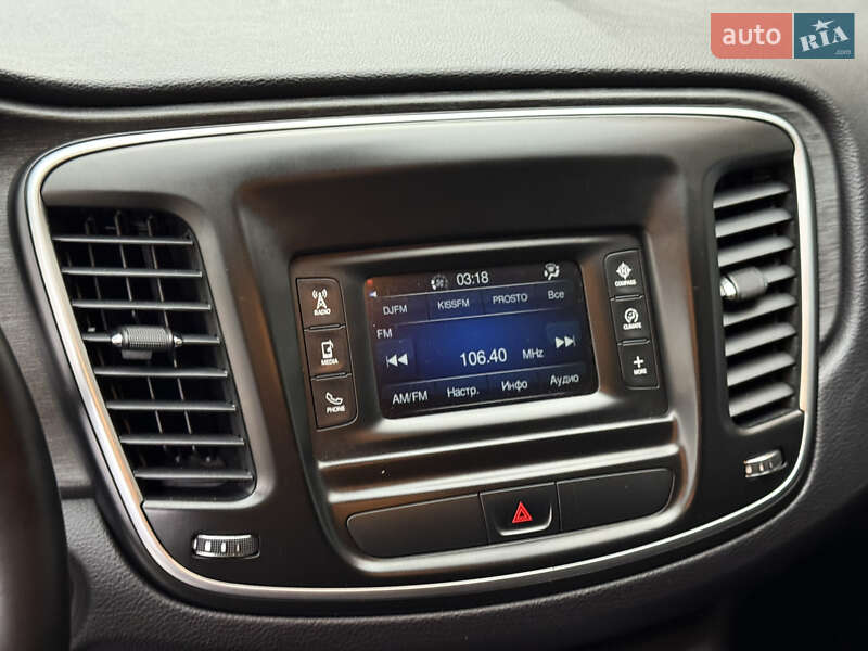 Седан Chrysler 200 2015 в Днепре