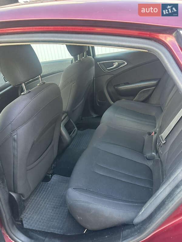 Седан Chrysler 200 2015 в Кропивницькому