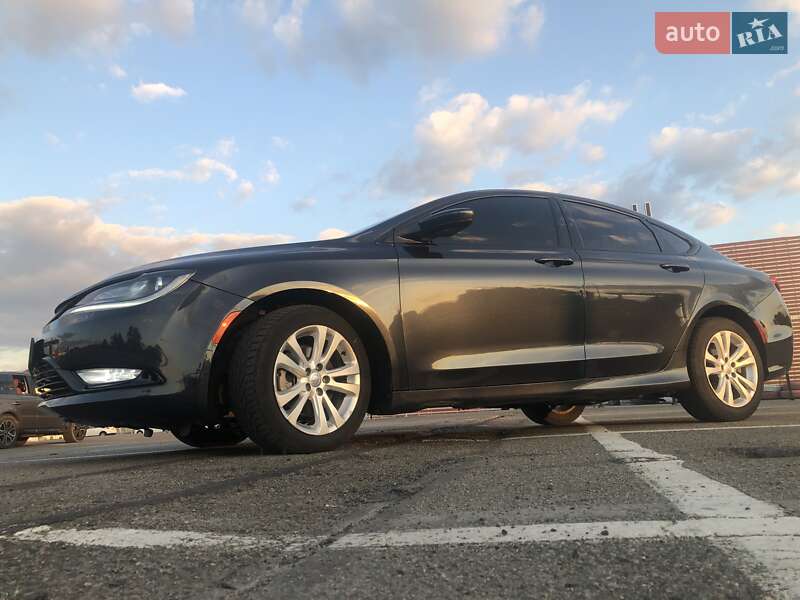Седан Chrysler 200 2016 в Киеве