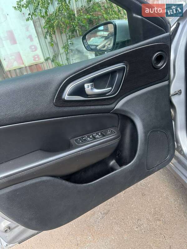 Седан Chrysler 200 2014 в Хмельницькому фото 3 Седан Chrysler 200 2014 в Хмельницькому