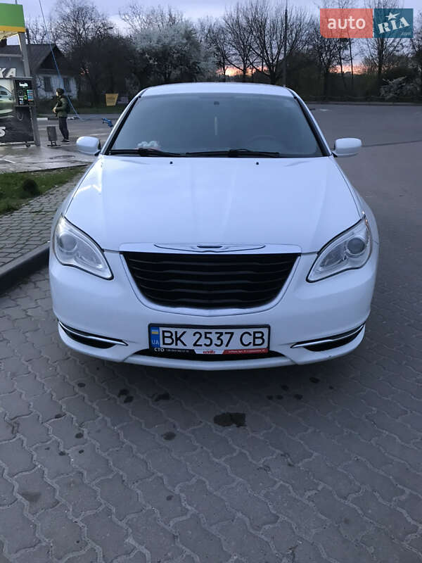 Седан Chrysler 200 2012 в Ровно фото 10 Седан Chrysler 200 2012 в Ровно