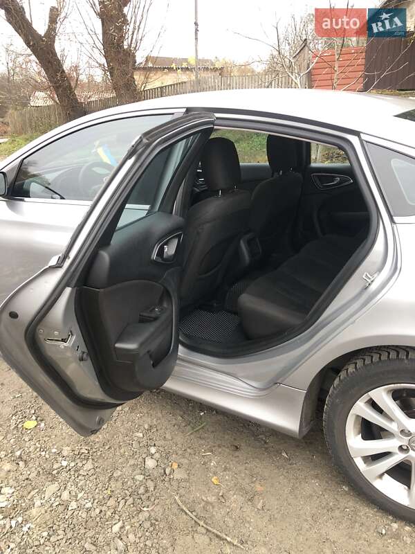 Седан Chrysler 200 2015 в Киеве фото 8 Седан Chrysler 200 2015 в Киеве