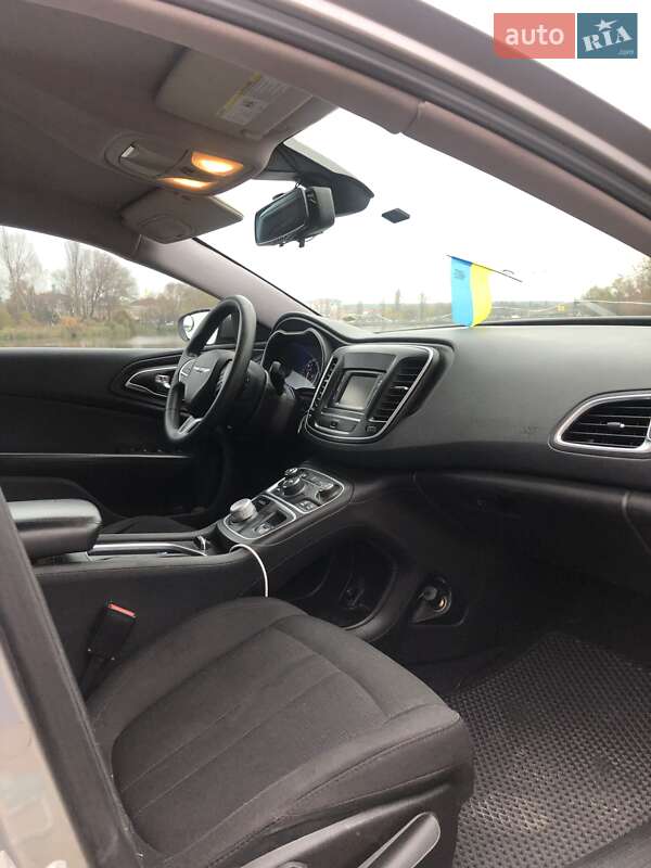 Седан Chrysler 200 2015 в Киеве фото 12 Седан Chrysler 200 2015 в Киеве