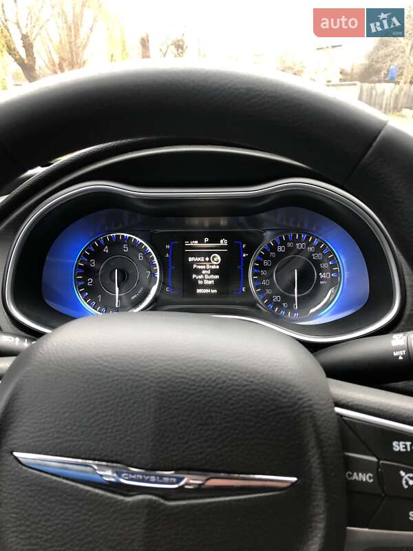 Седан Chrysler 200 2015 в Киеве фото 10 Седан Chrysler 200 2015 в Киеве