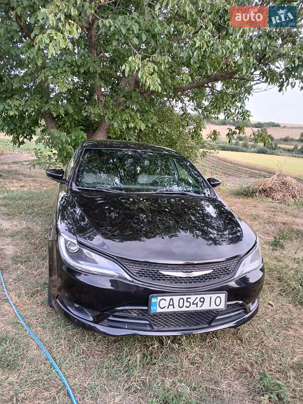 Седан Chrysler 200 2015 в Черкасах
