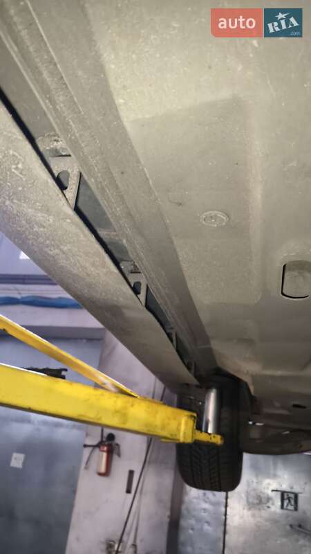 Седан Chrysler 200 2015 в Чернігові